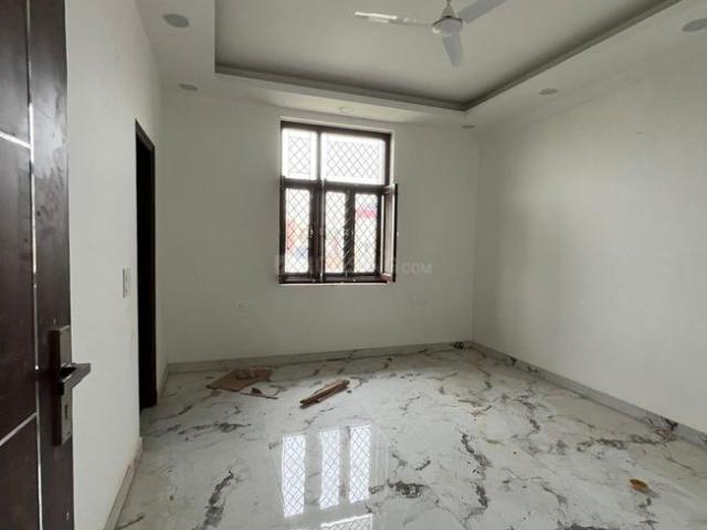 5 BHK Independent Builder Floor in Sector 51 for rent Noida. The reference number is 15102976
