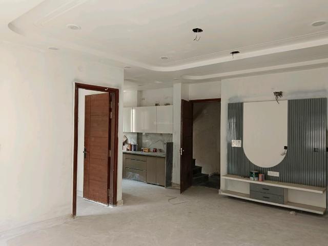 3 BHK Independent Builder Floor in Sector 8 Rohini for resale New Delhi. The reference number is 14265738