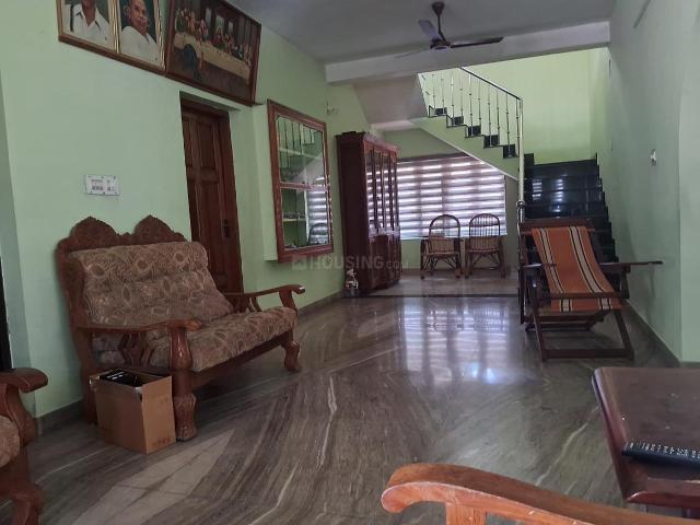 5 BHK Independent House in Thottumkalpeedika for rent Muvattupuzha. The reference number is 19672575