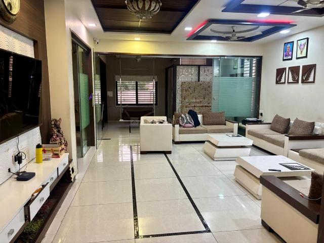 5 BHK Independent House in Thaltej for resale Ahmedabad. The reference number is 20812308