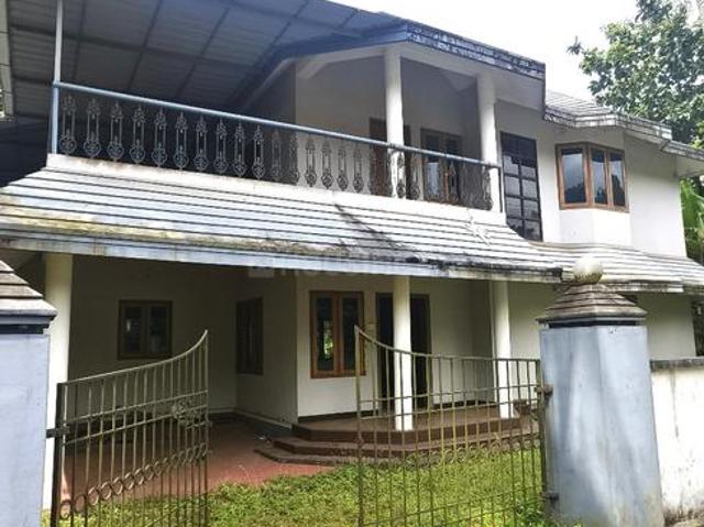 5 BHK Independent House in Thiruvaniyoor for resale Kochi. The reference number is 20803483