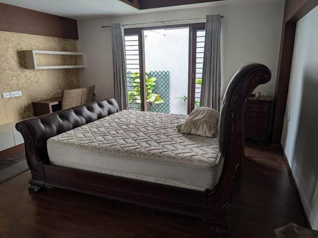 5 BHK Independent House in Uthandi for resale OMR. The reference number is 17574080