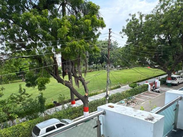 5 BHK Independent House in Ashiyana for resale Lucknow. The reference number is 18742396