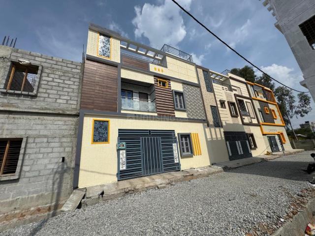 5 BHK Independent House in Battarahalli for resale Bangalore East. The reference number is 17475248
