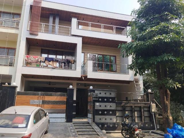 5 BHK Independent House in Delta II for resale Greater Noida. The reference number is 19577610