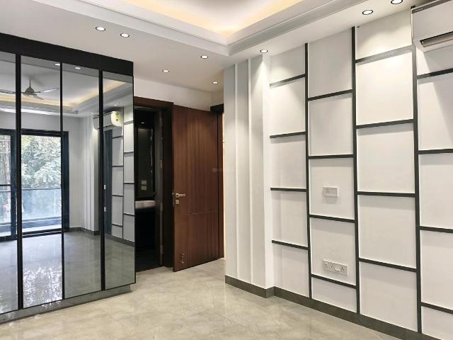 5 BHK Independent House in DLF Phase 1 for resale Gurgaon. The reference number is 19323332