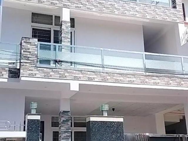5 BHK Independent House in Gomti Nagar Extension for resale Lucknow. The reference number is 16020076