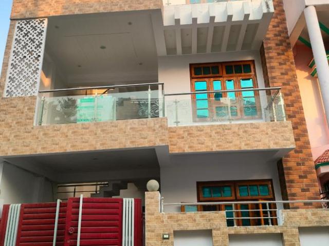 5 BHK Independent House in Gomti Nagar for resale Lucknow. The reference number is 16994701