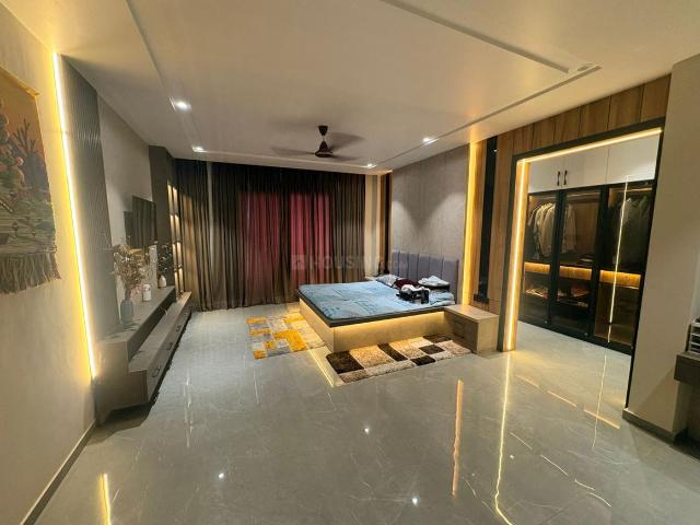 5 BHK Independent House in Gomti Nagar for resale Lucknow. The reference number is 20582368