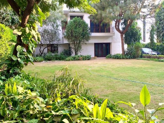 5 BHK Independent House in Golf Links for resale New Delhi. The reference number is 7297158
