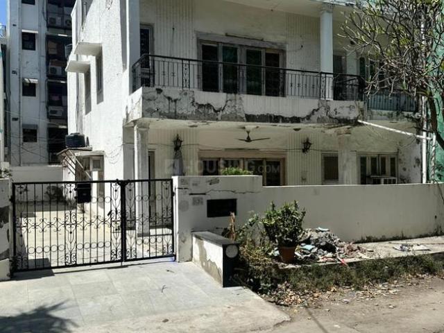 5 BHK Independent House in Janakpuri for resale New Delhi. The reference number is 19978252