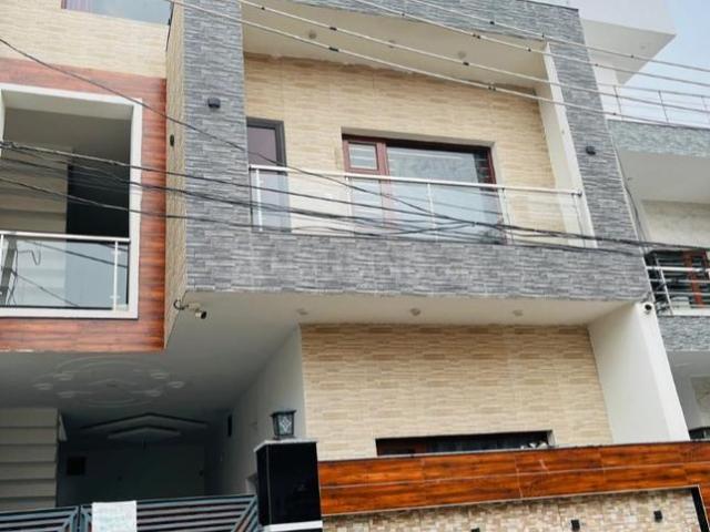 5 BHK Independent House in Kharar for resale Mohali. The reference number is 17633978