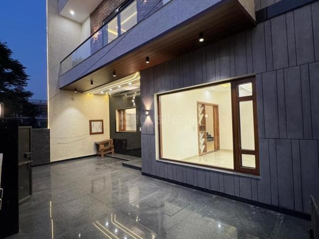5 BHK Independent House in Kharar for resale Mohali. The reference number is 17053204
