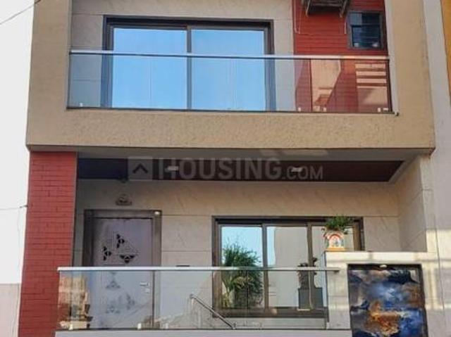 5 BHK Independent House in Pal for rent Surat. The reference number is 15967184