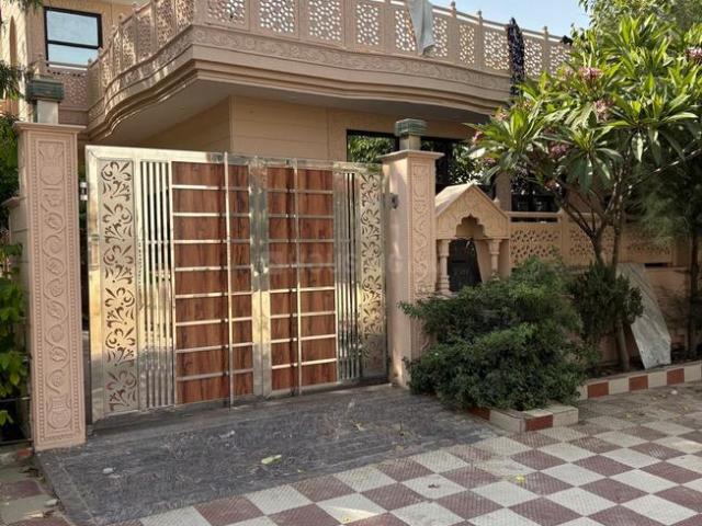 5 BHK Independent House in Phi III for resale Greater Noida. The reference number is 20955518