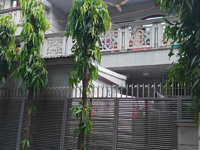 5 BHK Independent House in Pitampura for resale New Delhi. The reference number is 15266387