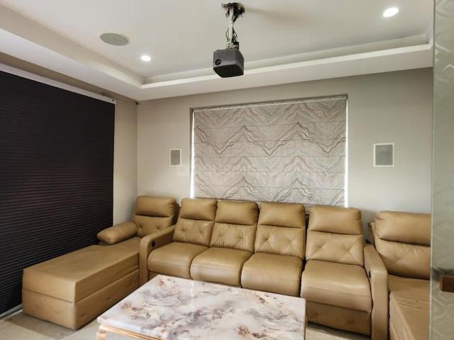 5 BHK Independent House in Punjabi Bagh for resale New Delhi. The reference number is 19049947