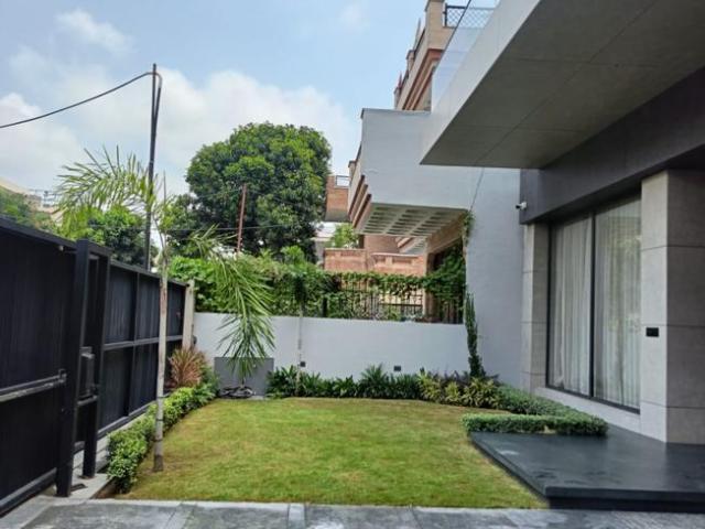 5 BHK Independent House in Sector 12 for resale Panchkula. The reference number is 20940266