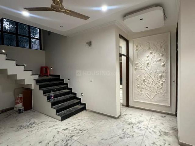 5 BHK Independent House in Sector 27 for resale Noida. The reference number is 20673417