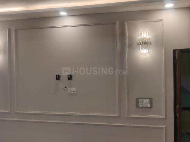 5 BHK Independent House in Sector 27 for resale Noida. The reference number is 20758408