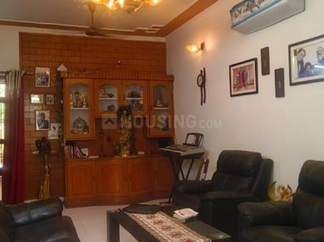 5 BHK Independent House in Sector 30 for resale Faridabad. The reference number is 20725401