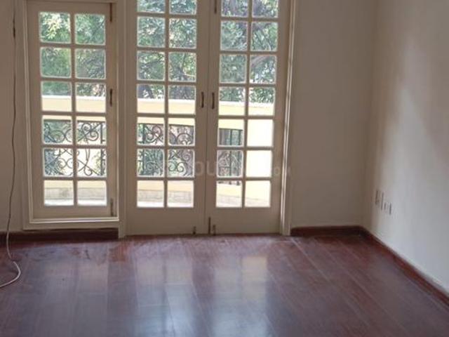 5 BHK Independent House in Sector 41 for resale Noida. The reference number is 20752507