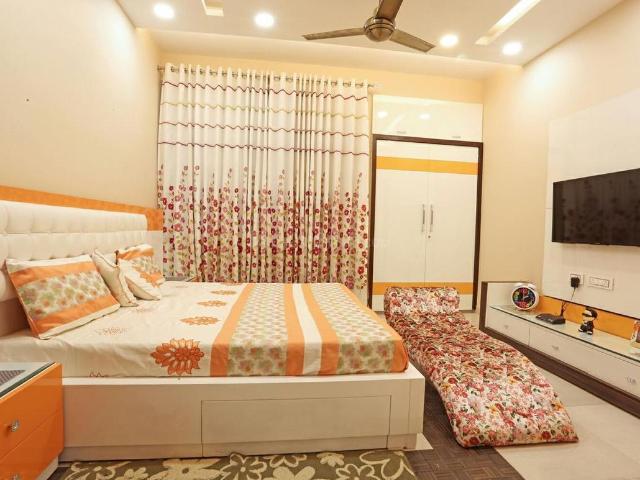 5 BHK Independent House in Sector 41 for resale Noida. The reference number is 20722418