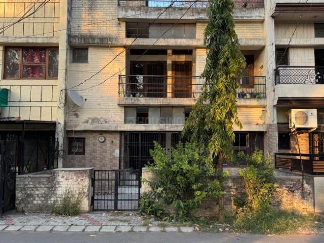 5 BHK Independent House in Sector 59 for resale Mohali. The reference number is 20054886