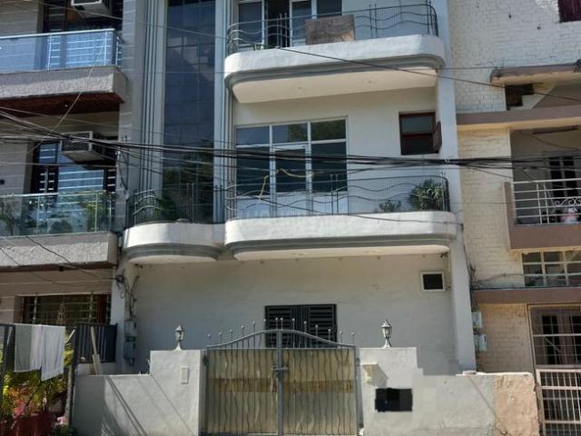 5 BHK Independent House in Sector 61 for resale Mohali. The reference number is 19849912