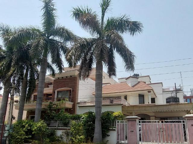 5 BHK Independent House in Sector 69 for resale Mohali. The reference number is 14880508