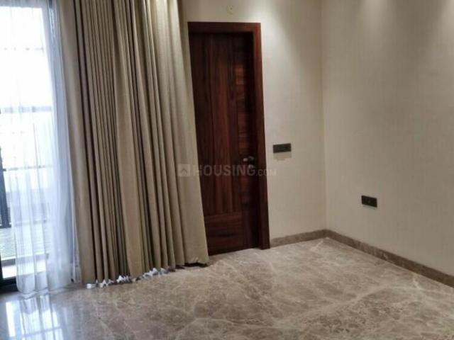5 BHK Independent House in Sector 92 for rent Noida. The reference number is 19563430