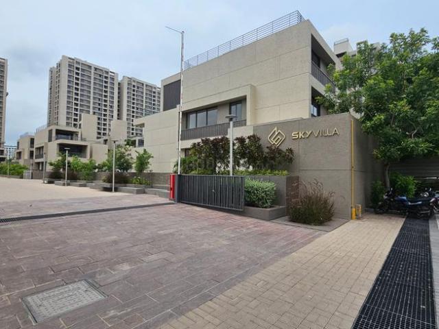 5 BHK Independent House in Shela for resale Ahmedabad. The reference number is 20233921