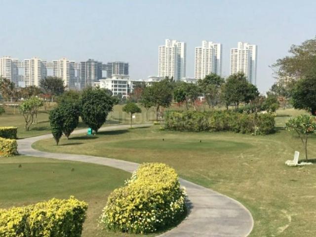 5 BHK Penthouse in Sector 128 for resale Noida Greater Noida Expressway. The reference number is 16867638