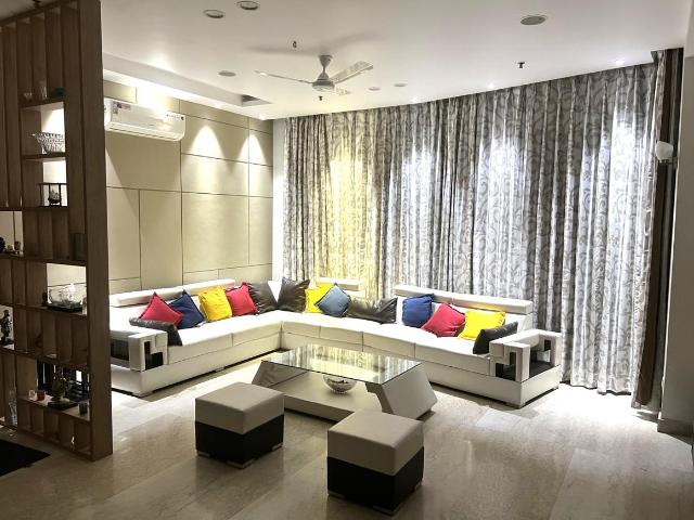 5 BHK Penthouse in Sector 44 for resale Noida. The reference number is 16588725
