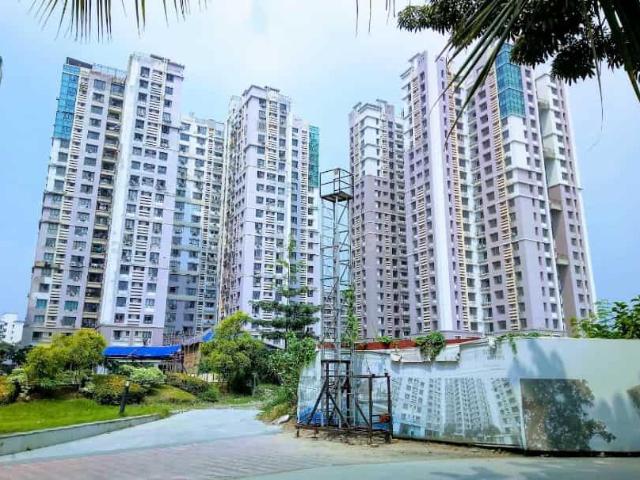 5 BHK Penthouse in Tangra for resale Kolkata. The reference number is 20620116