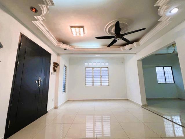 5 bilik 4 toilet Corner 23x60Tiptop2storey Taman Puchong Perdana