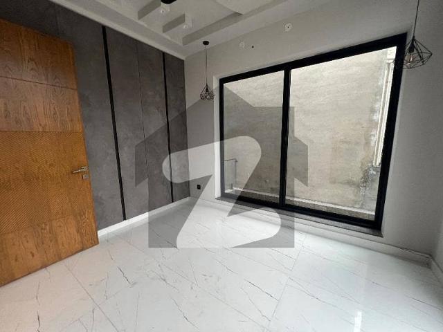 5 brand new house for sale at hot location