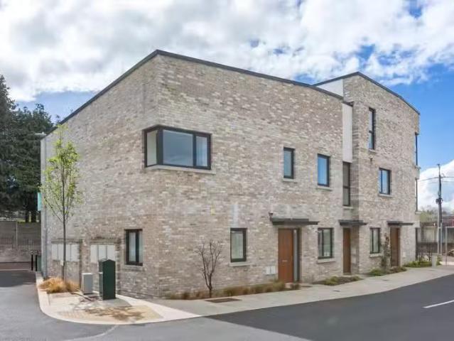 5 Cul Cuille, Sandyford, Dublin 18, D18C9HE is for sale