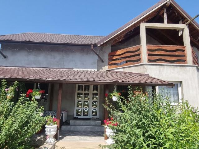 5 camere, casa de vanzare Botosani judet, Curtesti 9150 •