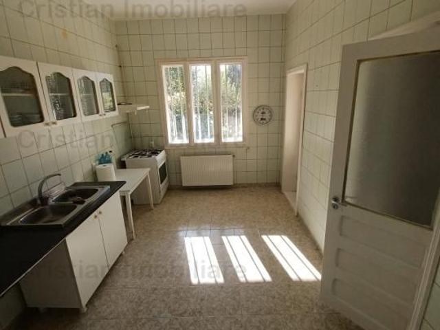 5 camere, casa de vanzare Braila judet, Strada Danubiului 8103 •