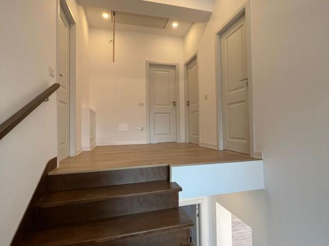 5 camere, casa de vanzare Bucuresti judet, Ghencea 7929 •