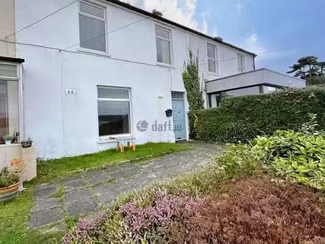 5 Clifton Terrace, Lower Aghada, Midleton, Co. Cork is for rent