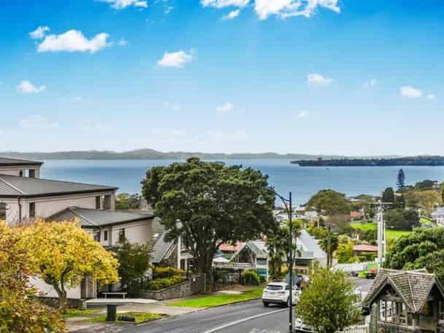 5 Cook Street, Howick, Manukau City