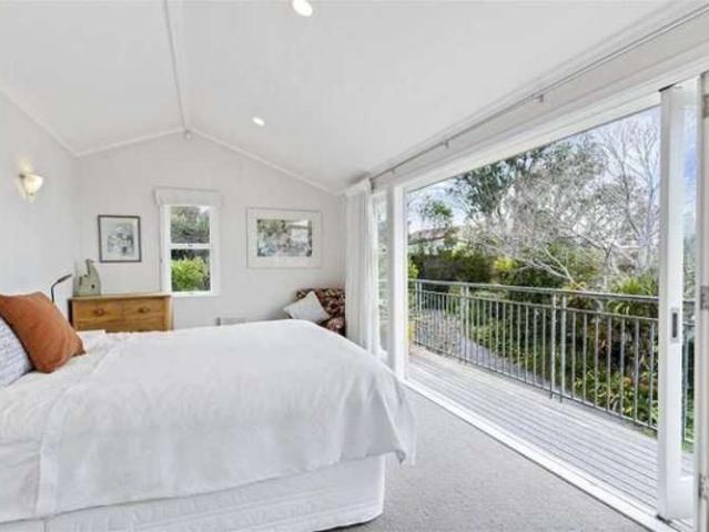 5 Colmar Road, Mellons Bay, Manukau City