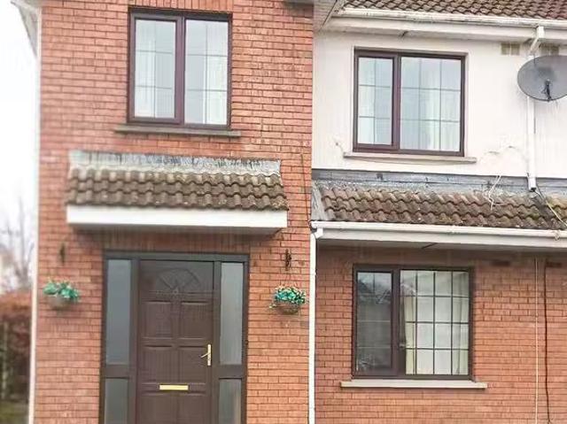 5 Comeragh Crescent, Farranlahassery, Cahir, Co. Tipperary, E2.