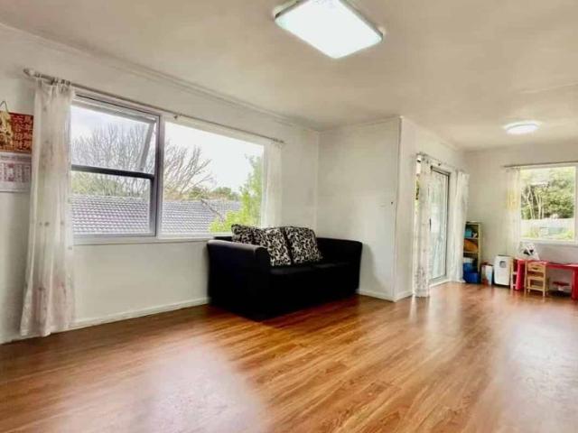 5 Dallow place, Henderson, Auckland
