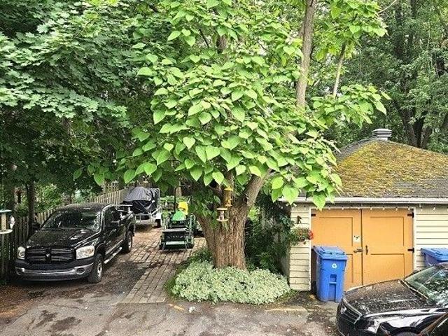 5 ½ Dans Le vrai Vieux Longueuil