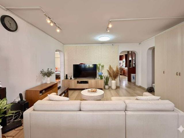 5 Delta Avenue HDB Apartment For Sale, $770,000, 3 Bed 2 Bath 979 sqft $787.00 psf