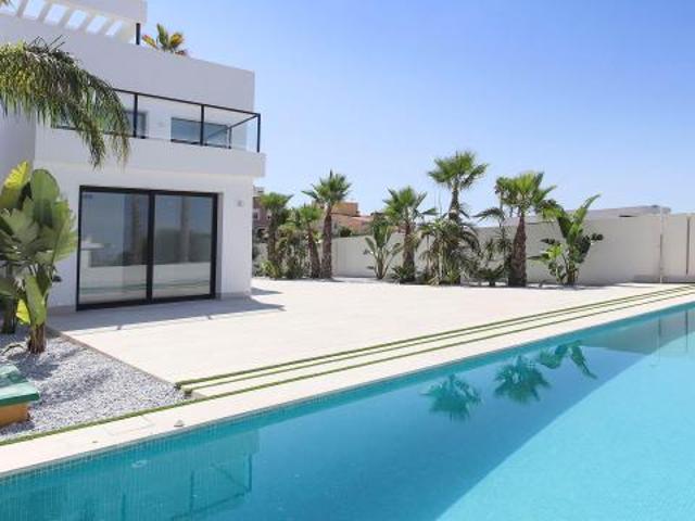 5 Dormitorio Casa Urb. La Marina Alicante LS87520361