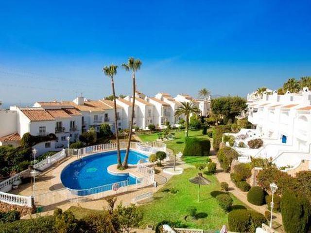 5 Dormitorio Casa Nerja Andalucía 98302814